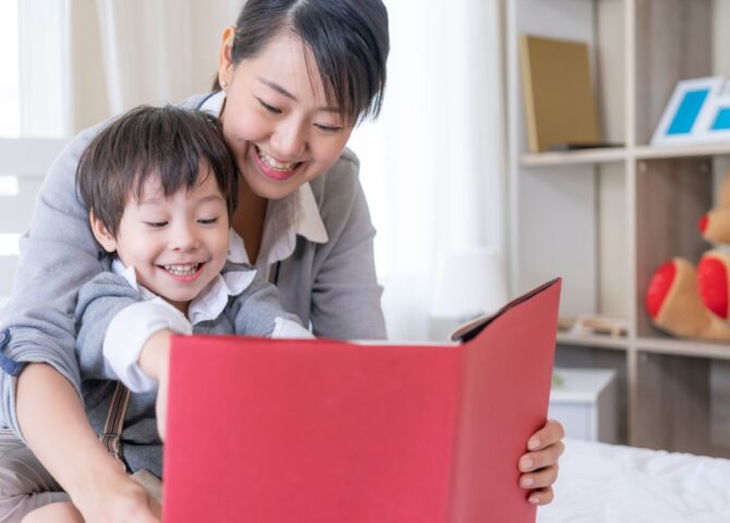 Tips for Parents to Instill a Healthy Reading Habit in Young Children